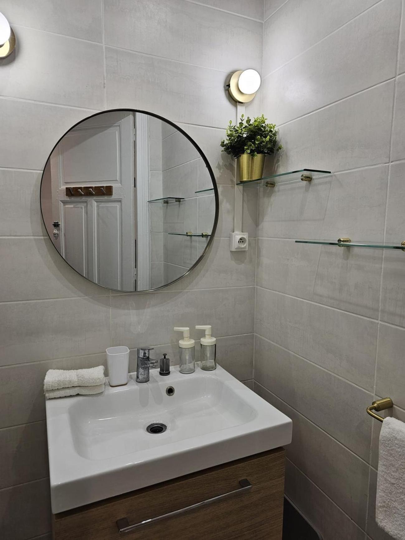 Beautiful 1 Bedroom Flat In Paris 17Th Eksteriør bilde